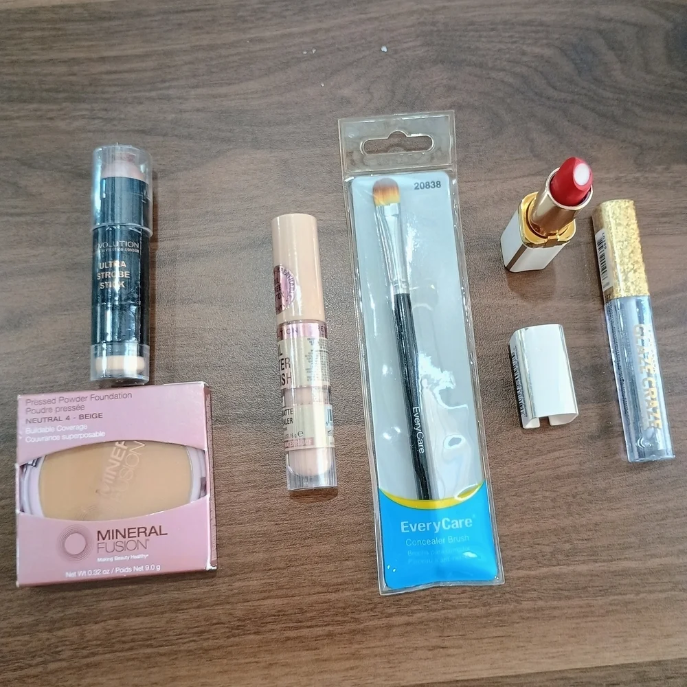 Makeup Bundle. Concealer, Press Powder, Concealer Brush, Lipstick, Lip Gloss